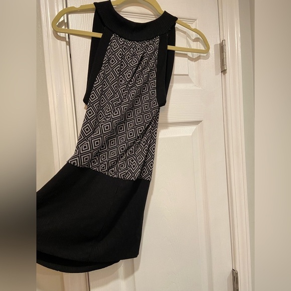 Papaya Size Size L Black Geometric Ribbed Knit Sleeveless Halter Pullover Top - Picture 8 of 12